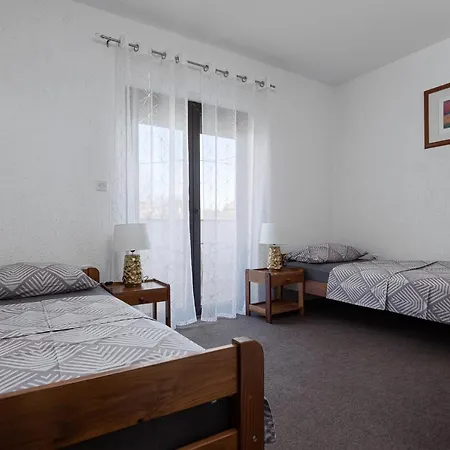 Dvi Ulike דירה *