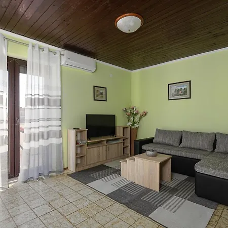 Dvi Ulike Apartment *