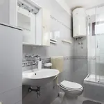 Dvi Ulike Appartement Labinci