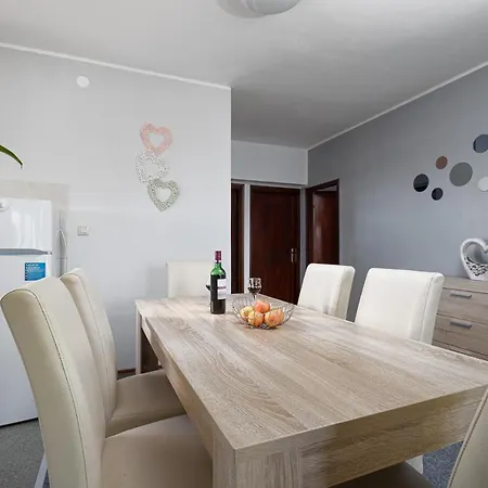 Dvi Ulike Apartment