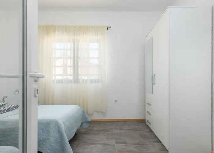 아파트 Dvi Ulike *