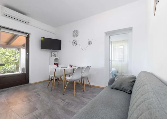 아파트 Dvi Ulike *